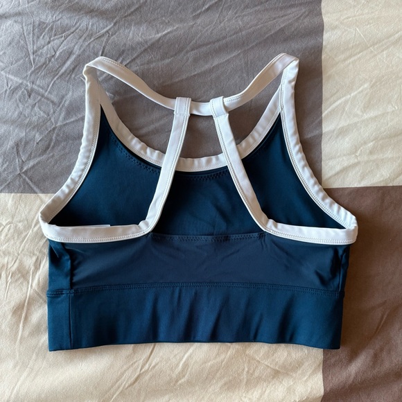 Nike Air Womens Sports Bra - Picture 2 of 5